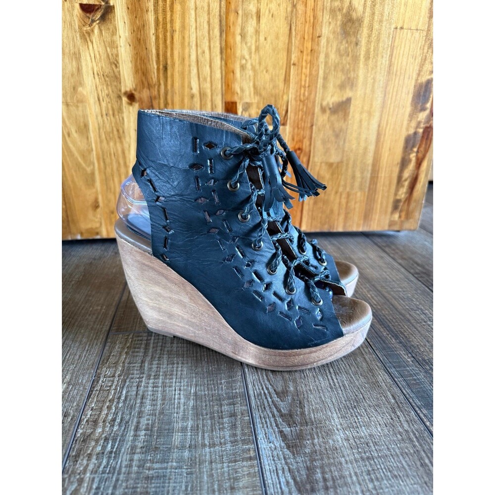 Musse & Cloud Oneka Leather Lace Up Wedge Sandals Sz. 9 Black